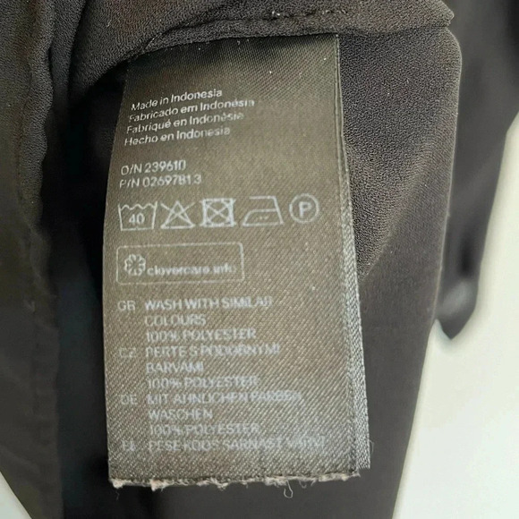 5/20$ H&M Light black Button Down Shirt with Crew Neck size 10 - Picture 6 of 8